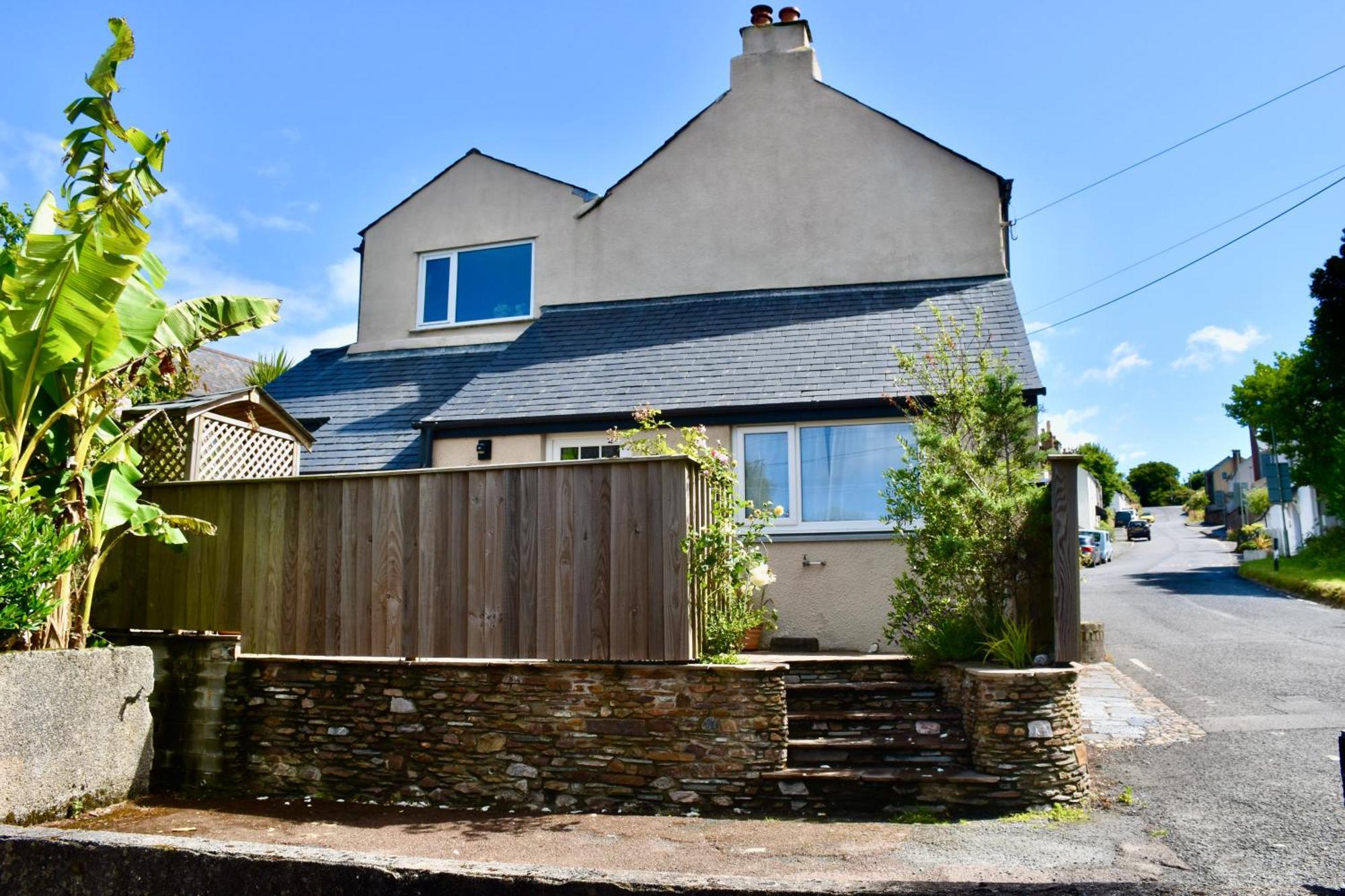 Spacious In The Village Of * Wembury